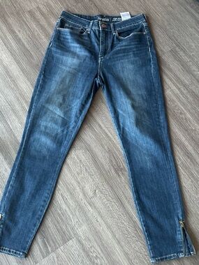 Signature by Levi Strauss Women's Skinny Jeans in Dark Blue Wash